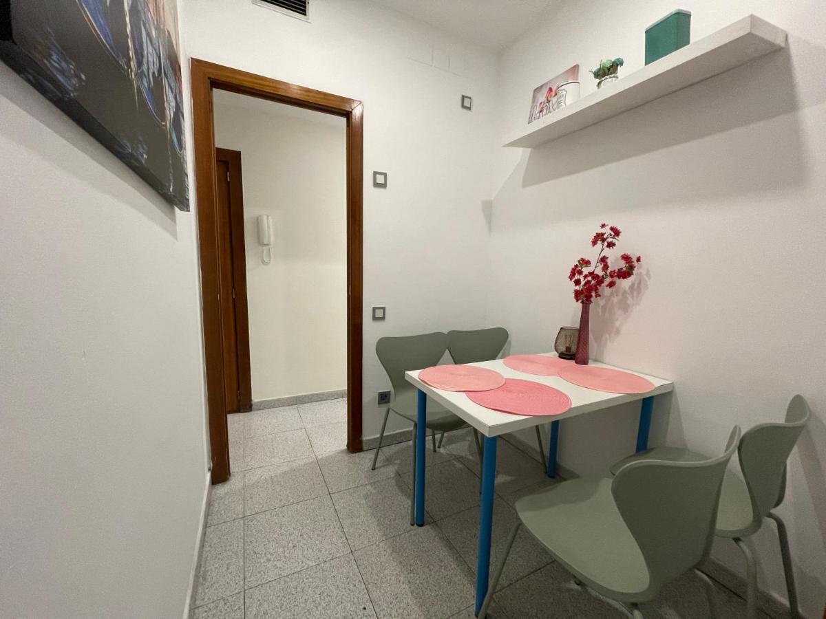Plaza Universidad Rooms Barcelona Exterior foto